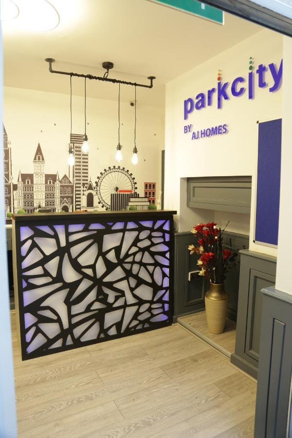 Park City Suites Hotel Manchester Exterior foto